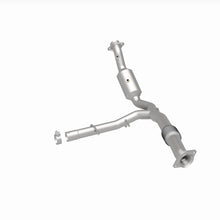 Load image into Gallery viewer, Magnaflow 18-21 Ford Expedition Right Underbody 3.5L Direct Fit Catalytic Converter