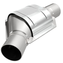 Load image into Gallery viewer, MagnaFlow Conv Univ 2.50inch Angled Inlet