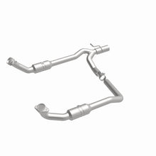 Load image into Gallery viewer, Magnaflow Conv DF 2009-2012 E-150 5.4 L Underbody