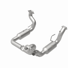 Load image into Gallery viewer, Magnaflow 20-22 Ford F-250 SD Single Underbody Direct Fit Cat Converter