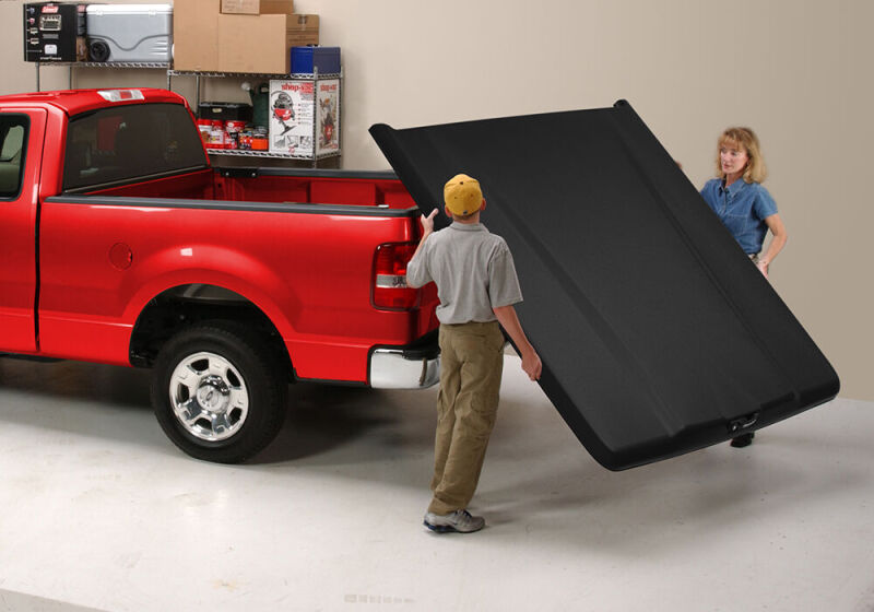 UnderCover 22-24 Toyota Tundra 5.5ft Elite Bed Cover