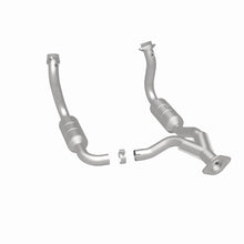 Load image into Gallery viewer, Magnaflow Conv DF 08-10 Ford F-250/F-250 SD/F-350/F-350 SD 5.4L/6.8L / F-450 SD 6.8L Y-Pipe Assembly