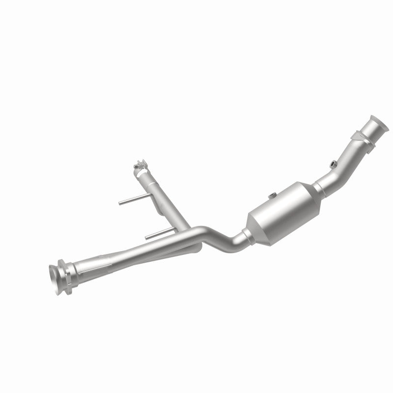 MagnaFlow 18-20 Ford F-150 V6 3.3L Right Underbody Direct-Fit Catalytic Converter