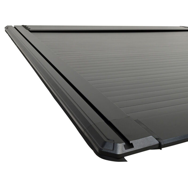 Westin 19-26 GM Silverado/Sierra 1500 5ft 8in Bed Manual Retractable Tonneau Cover - Black