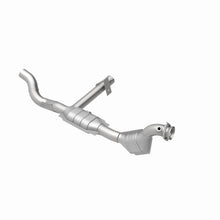 Load image into Gallery viewer, MagnaFlow Conv DF 01 Ford Trucks 4.6L