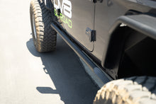 Load image into Gallery viewer, DV8 Offroad 18-23 Jeep Wrangler JL 4 Door FS-15 Series Rock Sliders