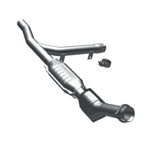 Load image into Gallery viewer, MagnaFlow Conv DF 97-98 Ford Trucks 4.2L