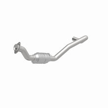 Load image into Gallery viewer, MagnaFlow Conv DF 04-05 Dodge RAM 1500 Pickup 3.7L (Inc 4WD 4.7L) D/S