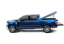 Load image into Gallery viewer, UnderCover 17-20 Ford F-250/F-350 6.8ft Elite LX Bed Cover - Silver Spruce Metallic