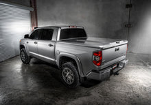 Load image into Gallery viewer, UnderCover 16-20 Toyota Tacoma 6ft Elite LX Bed Cover - Charcoal (Req Factory Deck Rails)