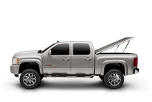 Load image into Gallery viewer, UnderCover 15-20 Chevy Colorado/GMC Canyon 6ft Lux Bed Cover - Silver Ice