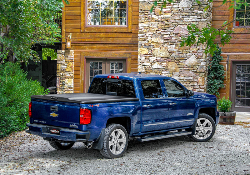 UnderCover 14-18 Chevy Silverado 1500 (19 Legacy) 6.5 ft  Elite Bed Cover - Black Textured