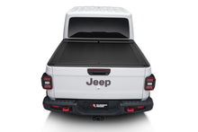 Load image into Gallery viewer, Rugged Ridge Armis Retractable Locking Bed Cover w/o Trail Rails 20-21 Jeep Gladiator JT