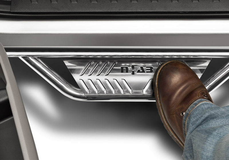 N-Fab Podium SS 15-18 GMC/Chevy Canyon/Colorado Crew Cab SRW - Polished Stainless - Cab Length - 3in