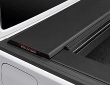 Load image into Gallery viewer, Roll-N-Lock 2020 Jeep Gladiator 5ft bed (w/ Trail Rail System) M-Series Retractable Tonneau Cover