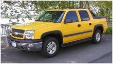 Load image into Gallery viewer, Bushwacker 03-06 Chevy Avalanche 1500 OE Style Flares 4pc w/out Body Hardware - Black