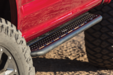 Load image into Gallery viewer, Go Rhino 19-20 Chevy 1500 Dominator Extreme D6 SideSteps Complete Kit w/SideStep + Brkts