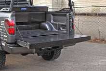 Load image into Gallery viewer, Deezee 99-07 Ford SuperDuty Tailgate Protector Full Black-Tread