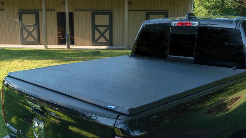 Lund 14-21 Toyota Tundra (6.5ft. Bed) Genesis Tri-Fold Tonneau Cover - Black