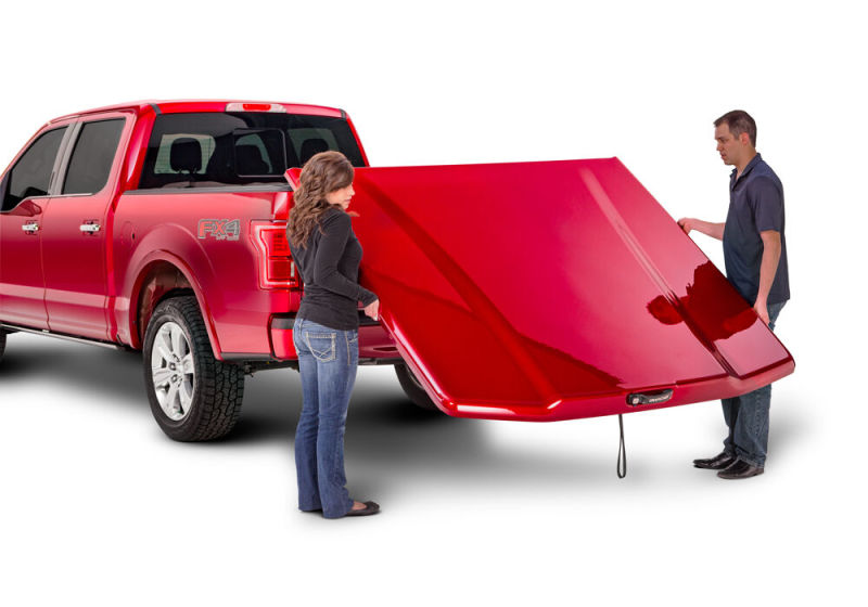 UnderCover 16-18 Chevy Silverado 1500 (19 Legacy) 5.8ft Elite LX Bed Cover - Pull Me Over Red