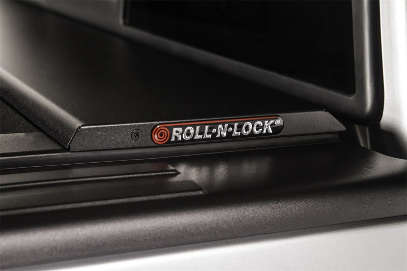 Roll-N-Lock 16-18 Nissan Titan XD Crew Cab SB 77-3/8in M-Series Retractable Tonneau Cover