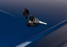 Load image into Gallery viewer, UnderCover 14-15 Chevy Silverado 1500-3500 HD 6.5ft Lux Bed Cover - Sonoma Jewel Red
